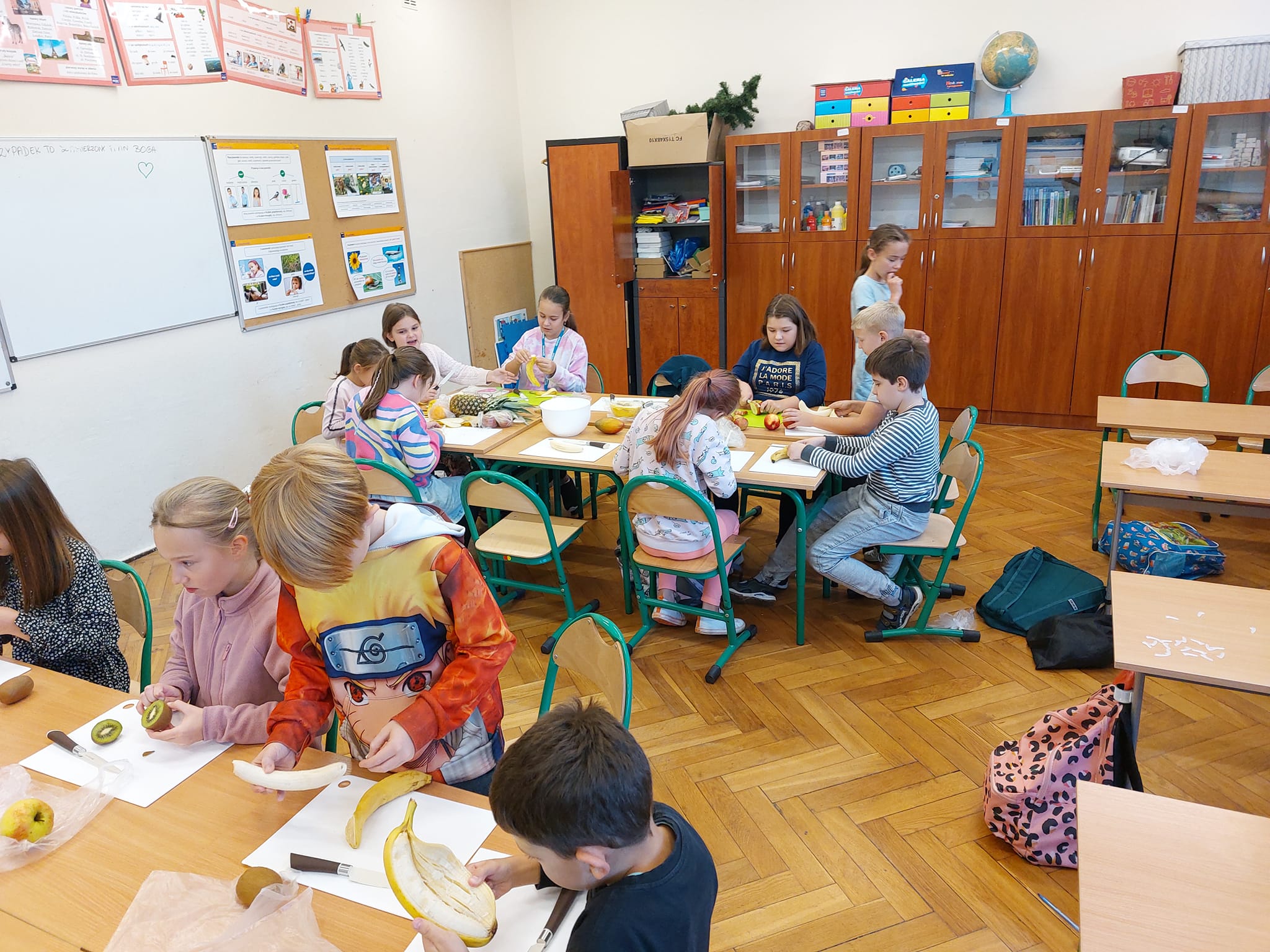Zespół Szkolno Przedszkolny W Skórcu Owocowy dzień w klasie 3b | Zespół Szkolno-Przedszkolny nr 5